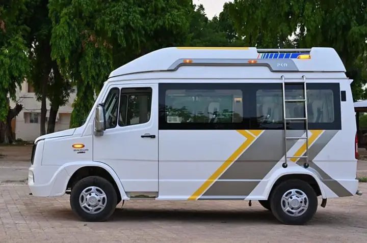 Tempo Traveller in Agra